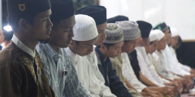 3 Alasan Kenapa Lelaki Harus Shalat Shubuh di Masjid 3 Alasan Kenapa Lelaki Harus Shalat Shubuh di Masjid