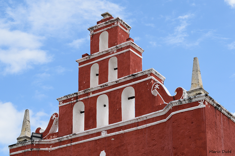 Église de style coloniale espagnole à Mérida
