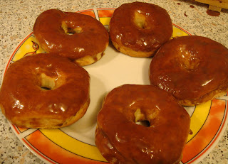 Gogoși coapte glazurate - Donuts