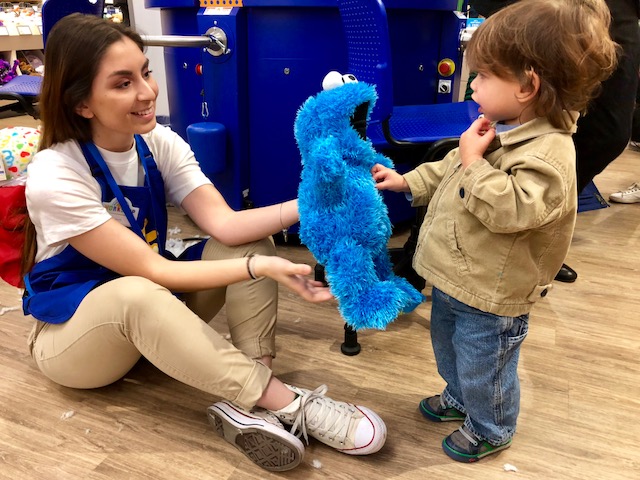 build a bear employee