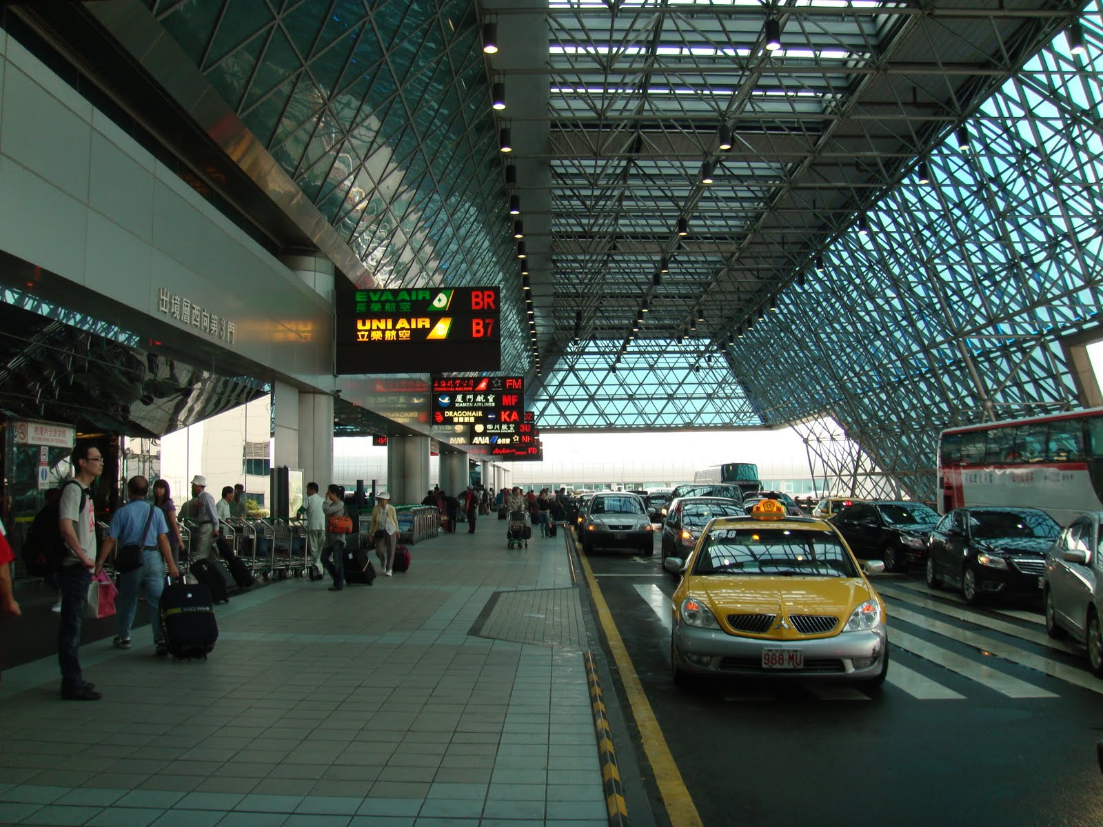 amazing-taiwan-arrival-at-taoyuan-airport