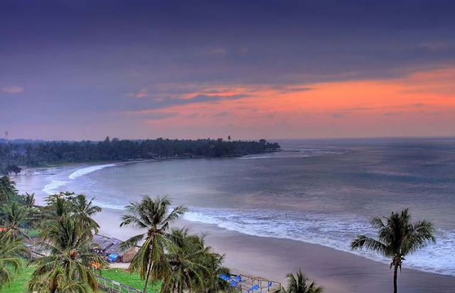 Pantai di Banten Banten adalah salah satu provinsi yang mempunyai perkembangan lumayan pesat Pantai di Banten
