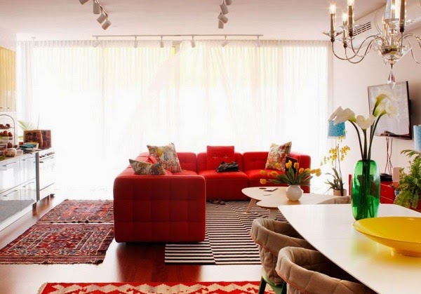 Tips for decorating with bold colors