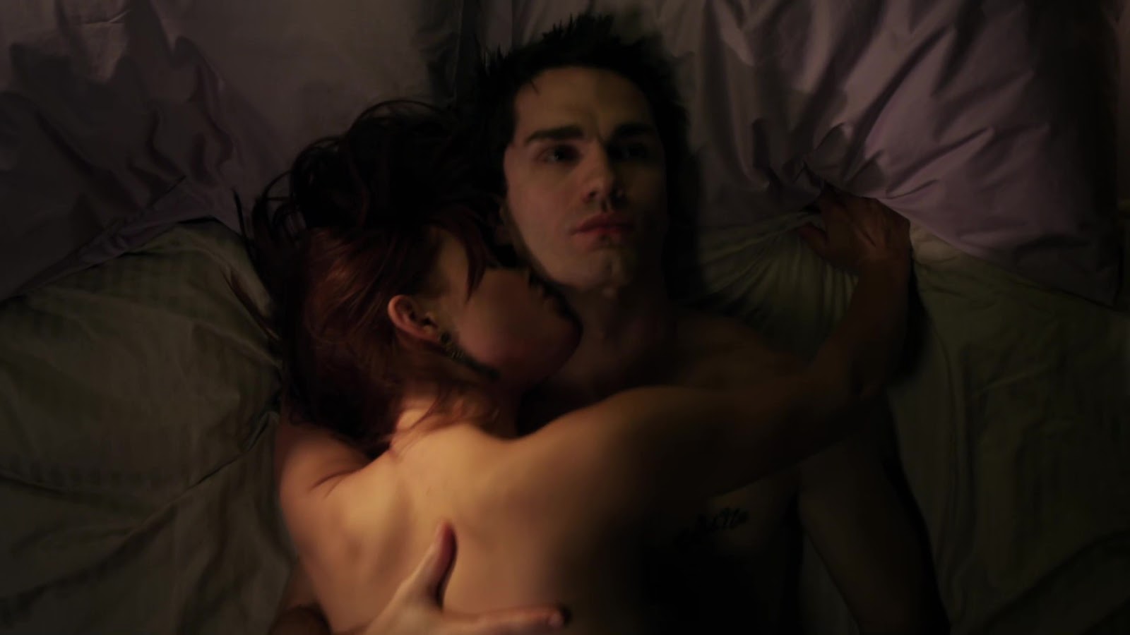 Sam Witwer shirtless in Being Human 1-01 "There Goes the Neighborhood:...