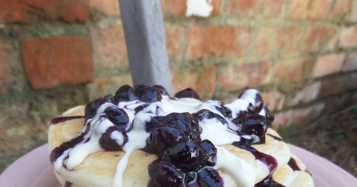 Fluffy eggless yogurt pancakes, with maple blueberries compote