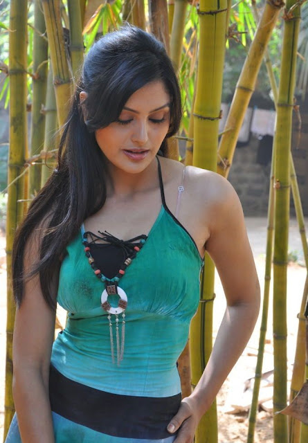 Model Gauri Sharma hot
