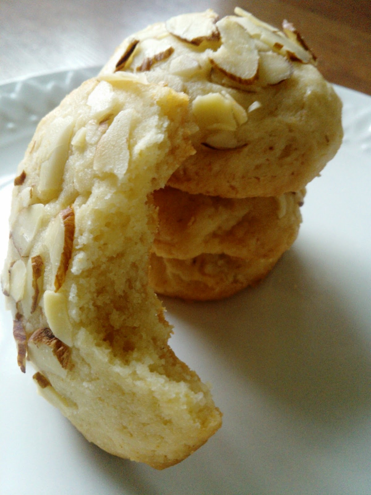 Voracious Omnivore Cream Cheese Almond Cookies