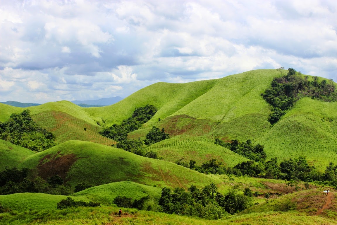 Hamparan Bukit Hijau Indah Ini Bukti Indonesia Sekeping Surga Dunia