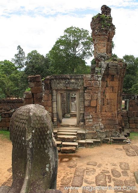 East-Mebon-Templo-Isla-Angkor-10