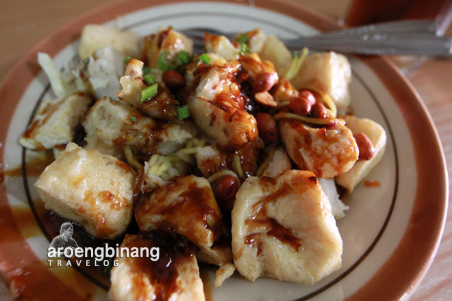 warung tahu kupat pak gombloh solo