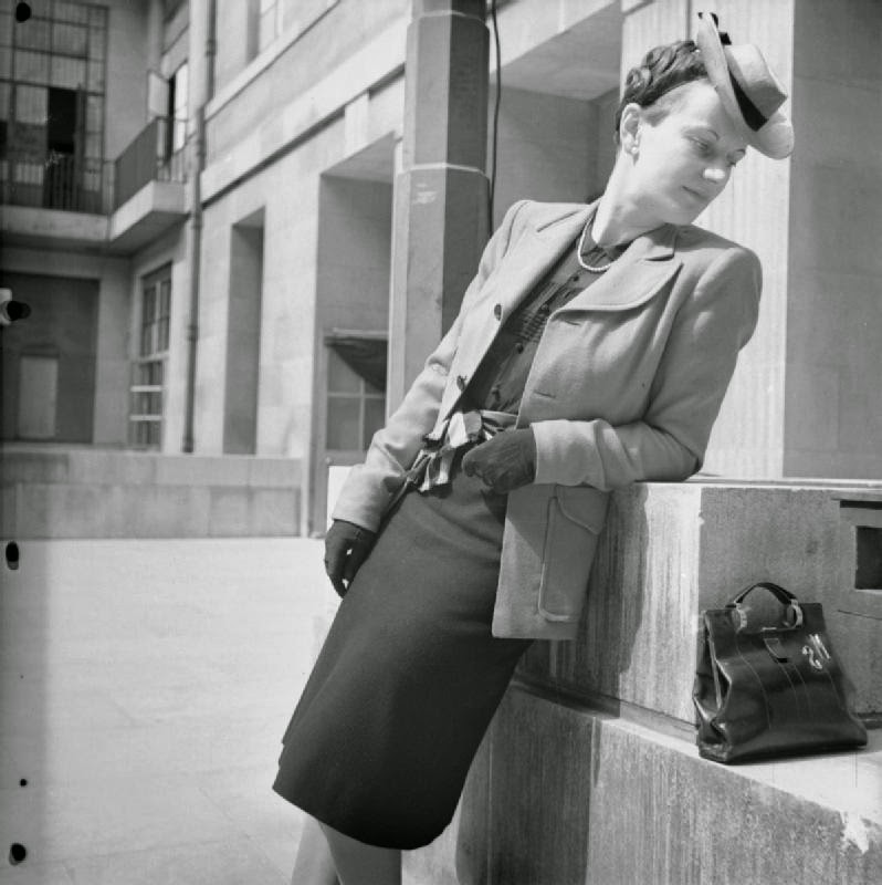 Fashion of the United Kingdom in World War II vintage everyday