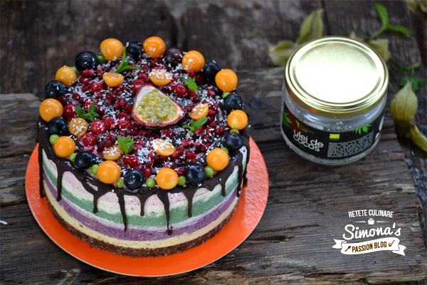 Tort raw vegan cu fructe