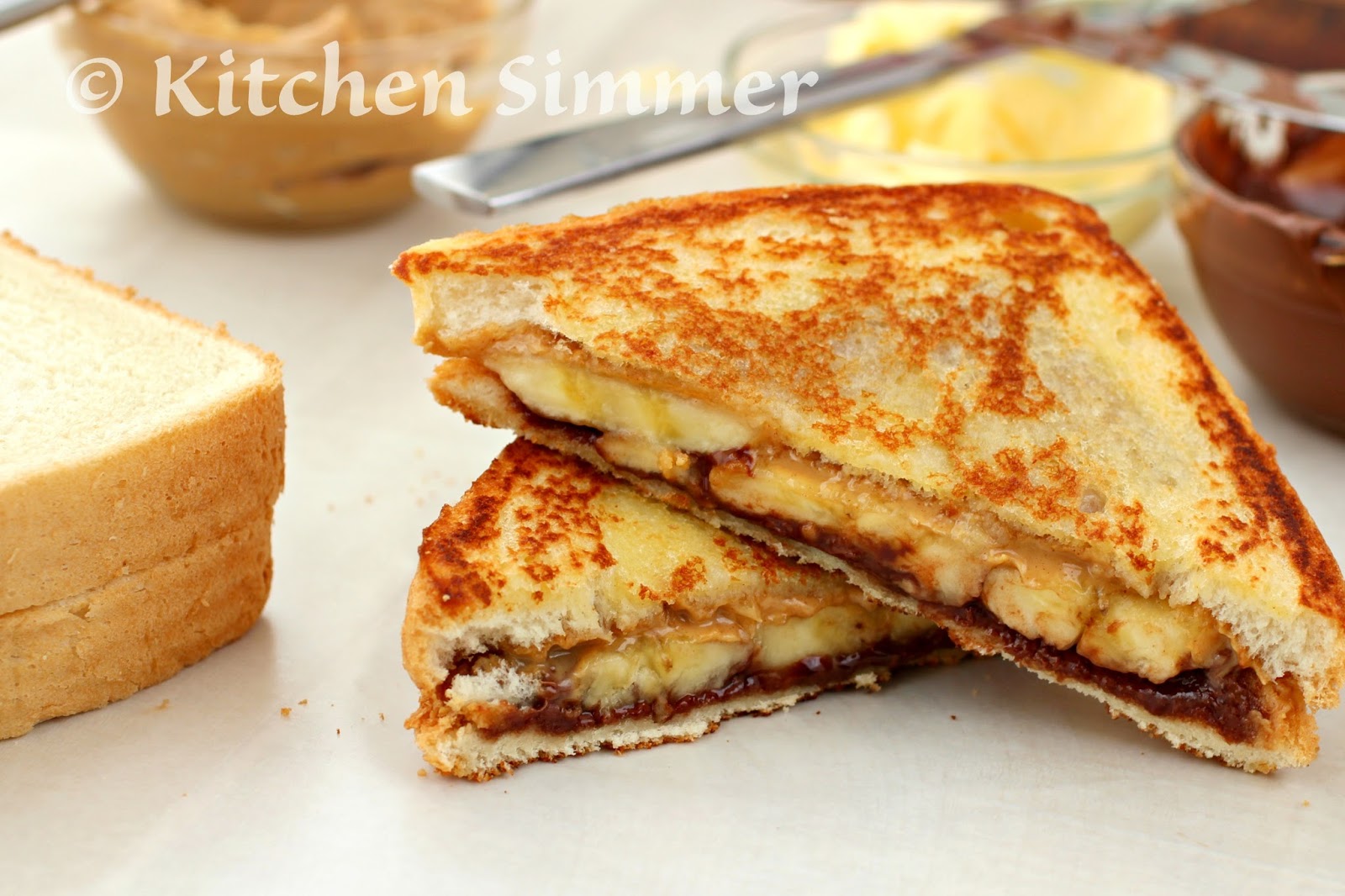 Kitchen Simmer: Grilled Peanut Butter Banana and Nutella Sandwich