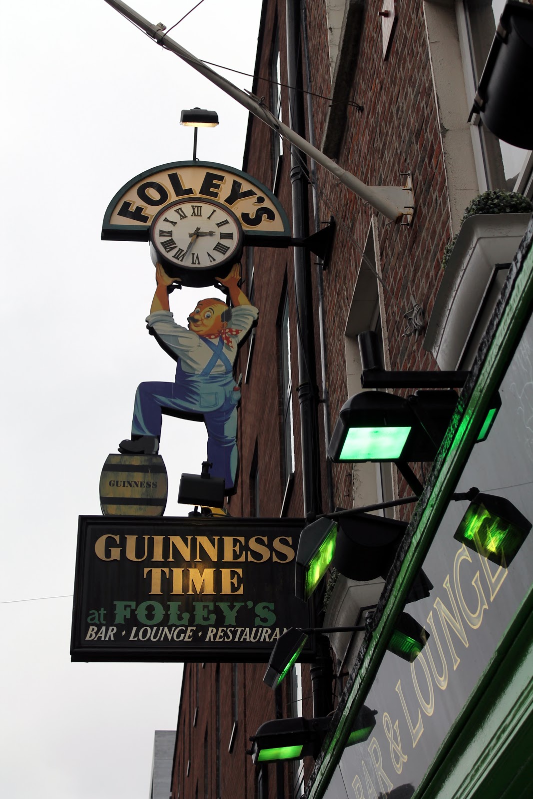 mitcheci photos Dublin Pubs of Lower Baggot Street