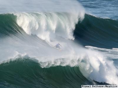 Como e onde se formam as ondas gigantes?