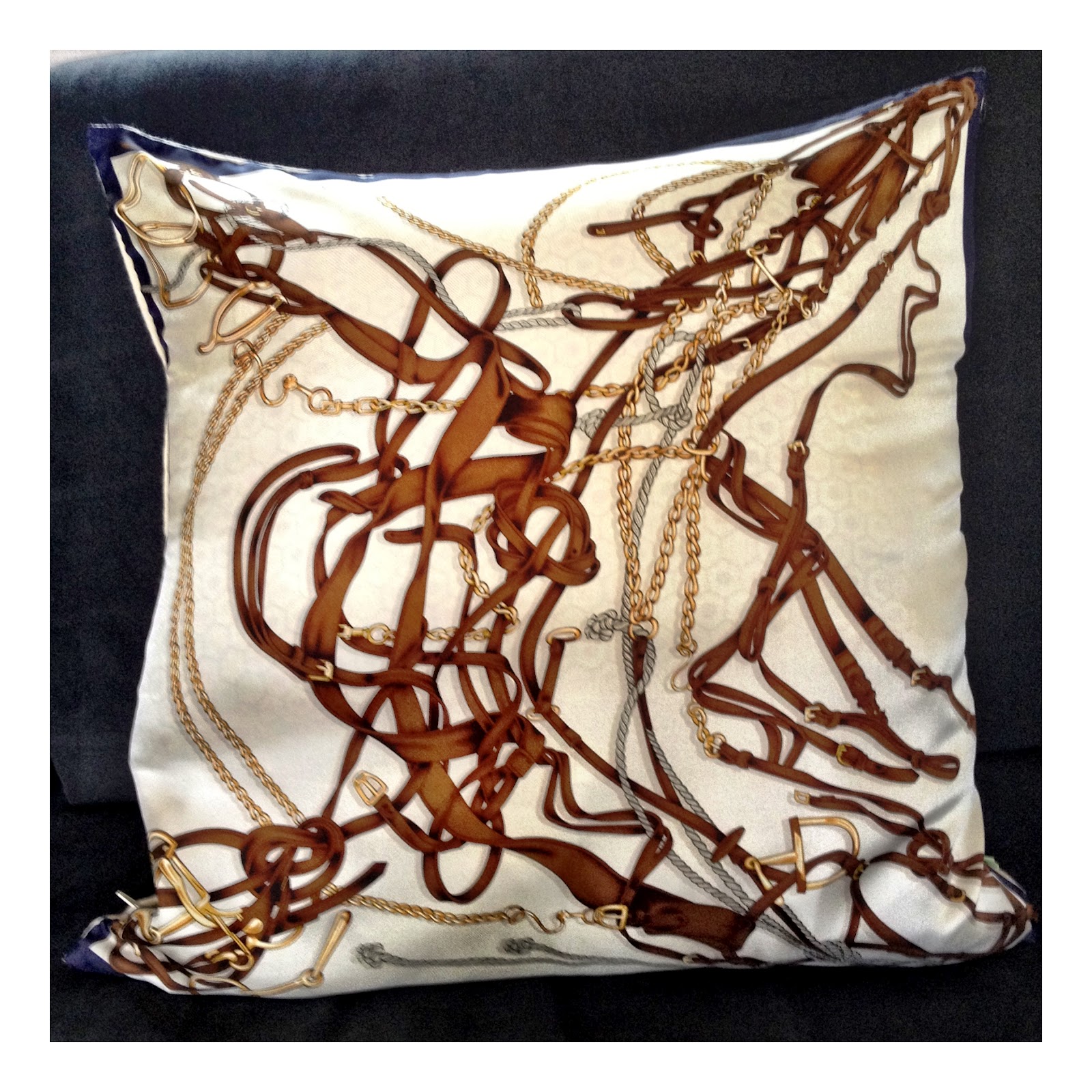 Maison Anna Just made ready for sellingcushions!