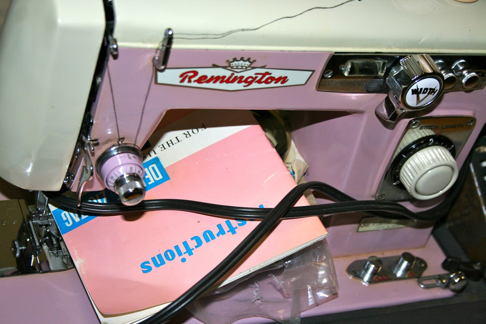 Tammy's Craft Emporium Remington zigzag sewing machine & threading instructions