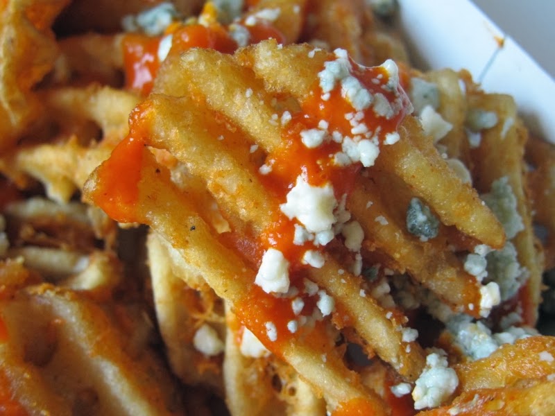 Review Carl's Jr. Buffalo Blue Cheese CrissCut Fries