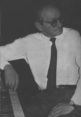 Osvaldo Pugliese durante una grabación en 1969