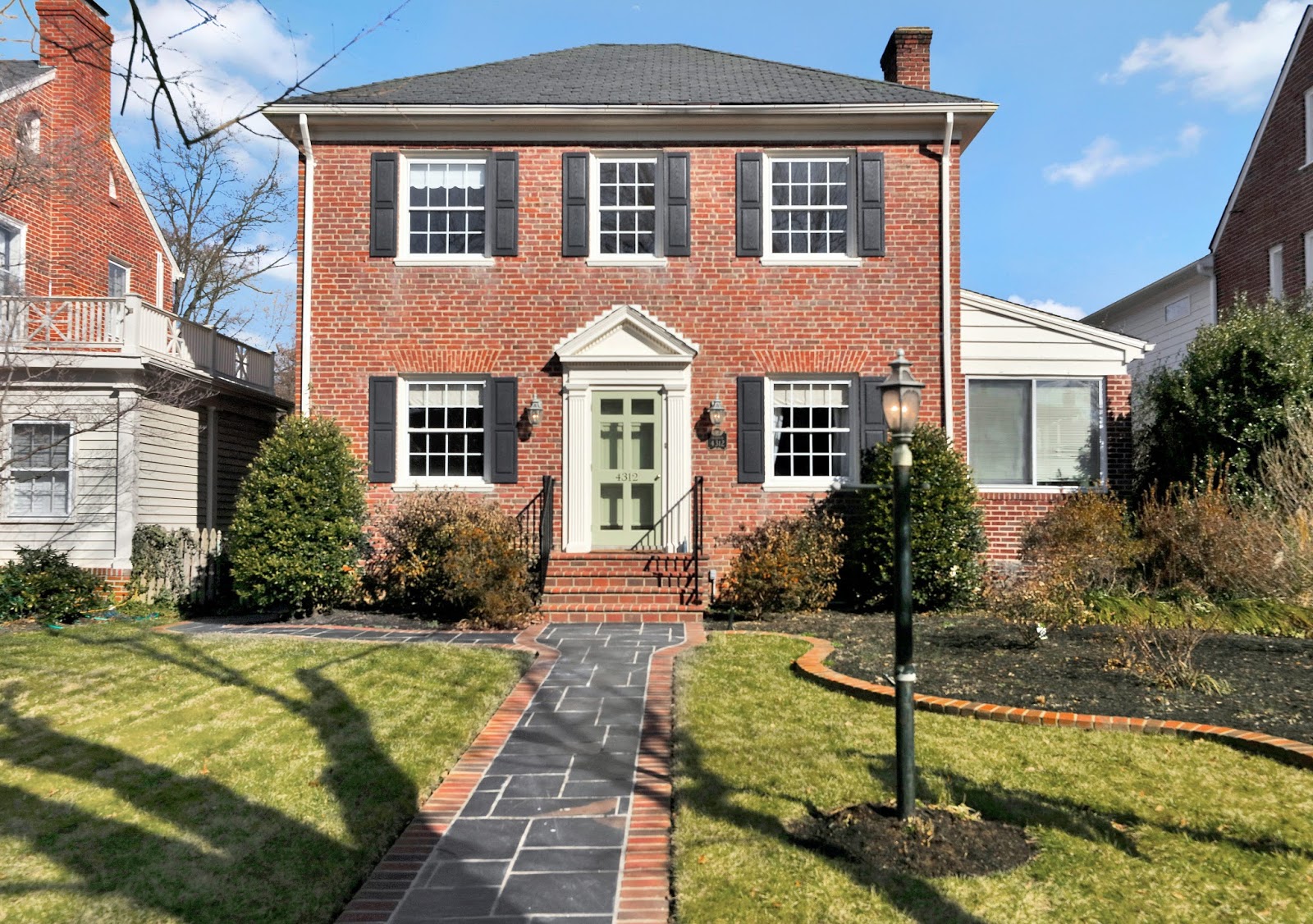 Richmond Real Estate "Racket" NEW LISTING!!! (Area 20, Richmond