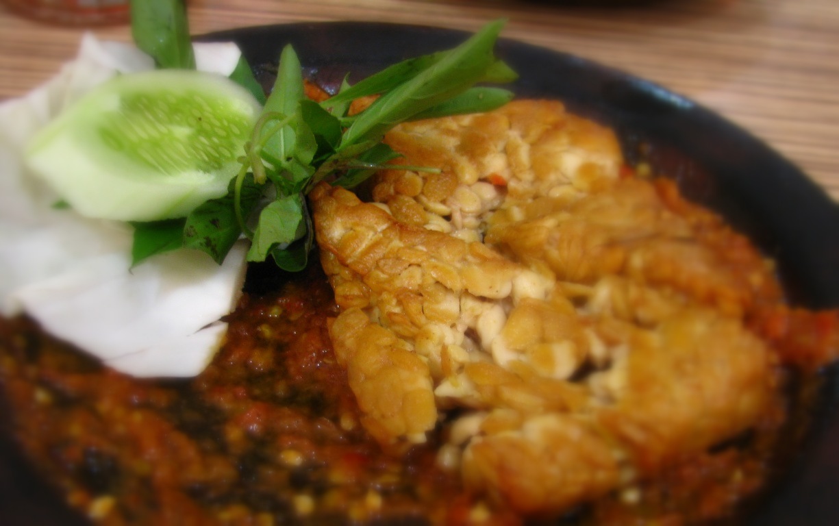 Tempe Penyet, Masakan Sederhana Yang Nikmat Dan Sehat Tempe Penyet, Masakan Sederhana Yang Nikmat Dan Sehat