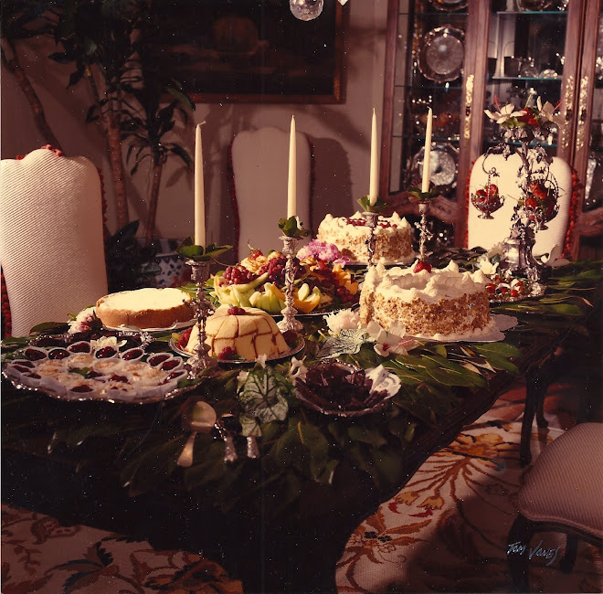 Hall_Of_Fame_Catering_Dessert_Table