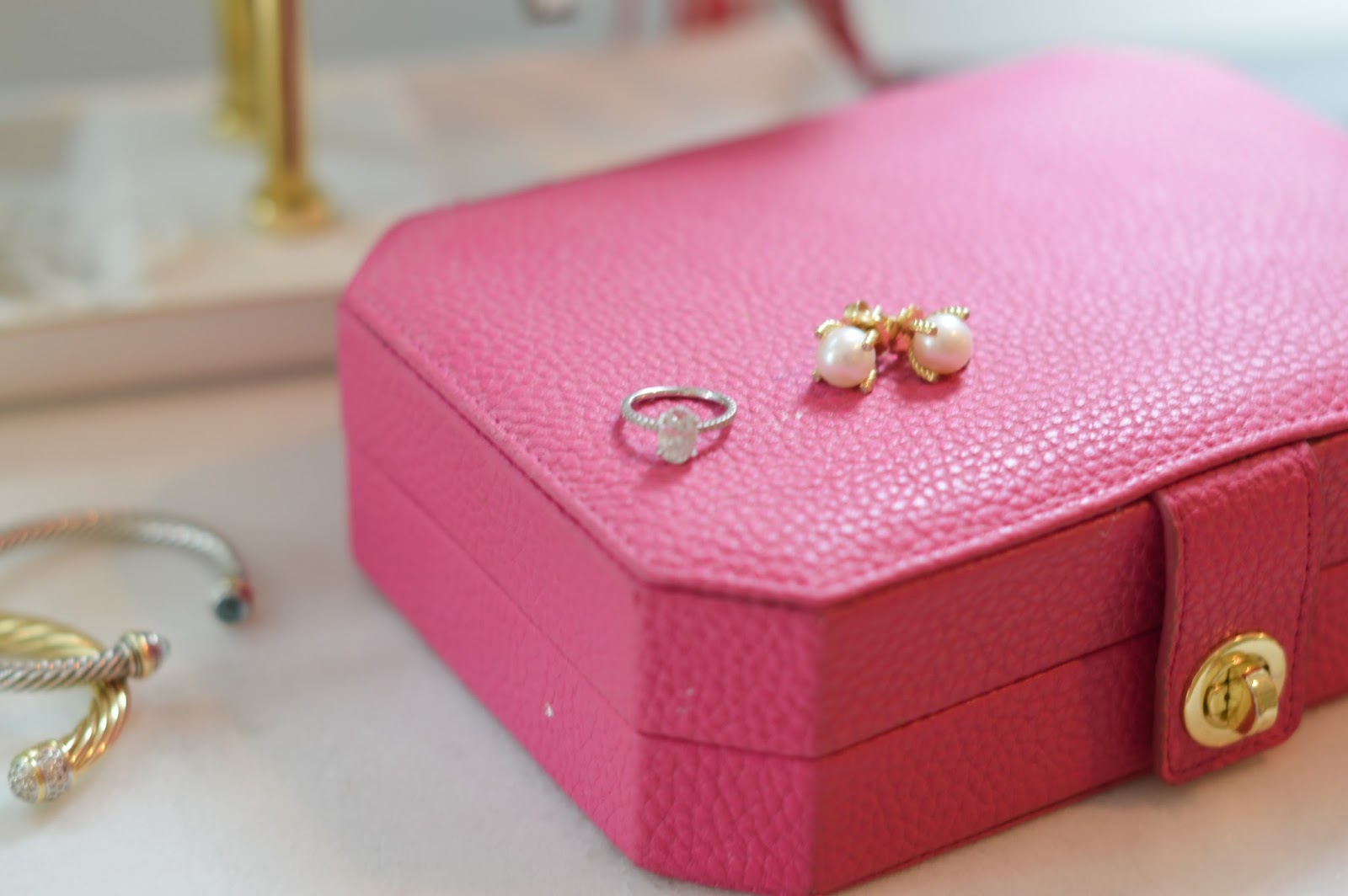 Keeping Jewelry Safe During Summertime Travel Southern Style a life