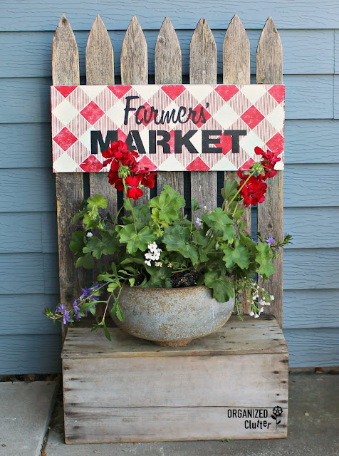 Picket Fence & Crate Junk Garden Decor/Buffalo Check Farm Sign