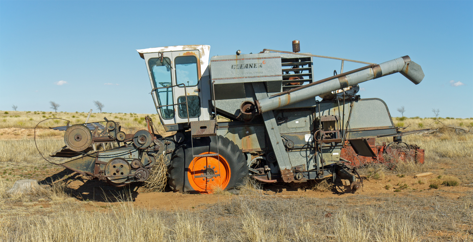 Sixgun Siding: Vintage Gleaner Combine Harvester Sixgun Siding: Vintage Gleaner Combine Harvester