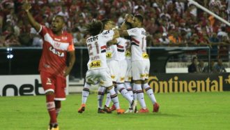 São Paulo goleia CRB-AL fora de casa e avança na Copa do Brasil