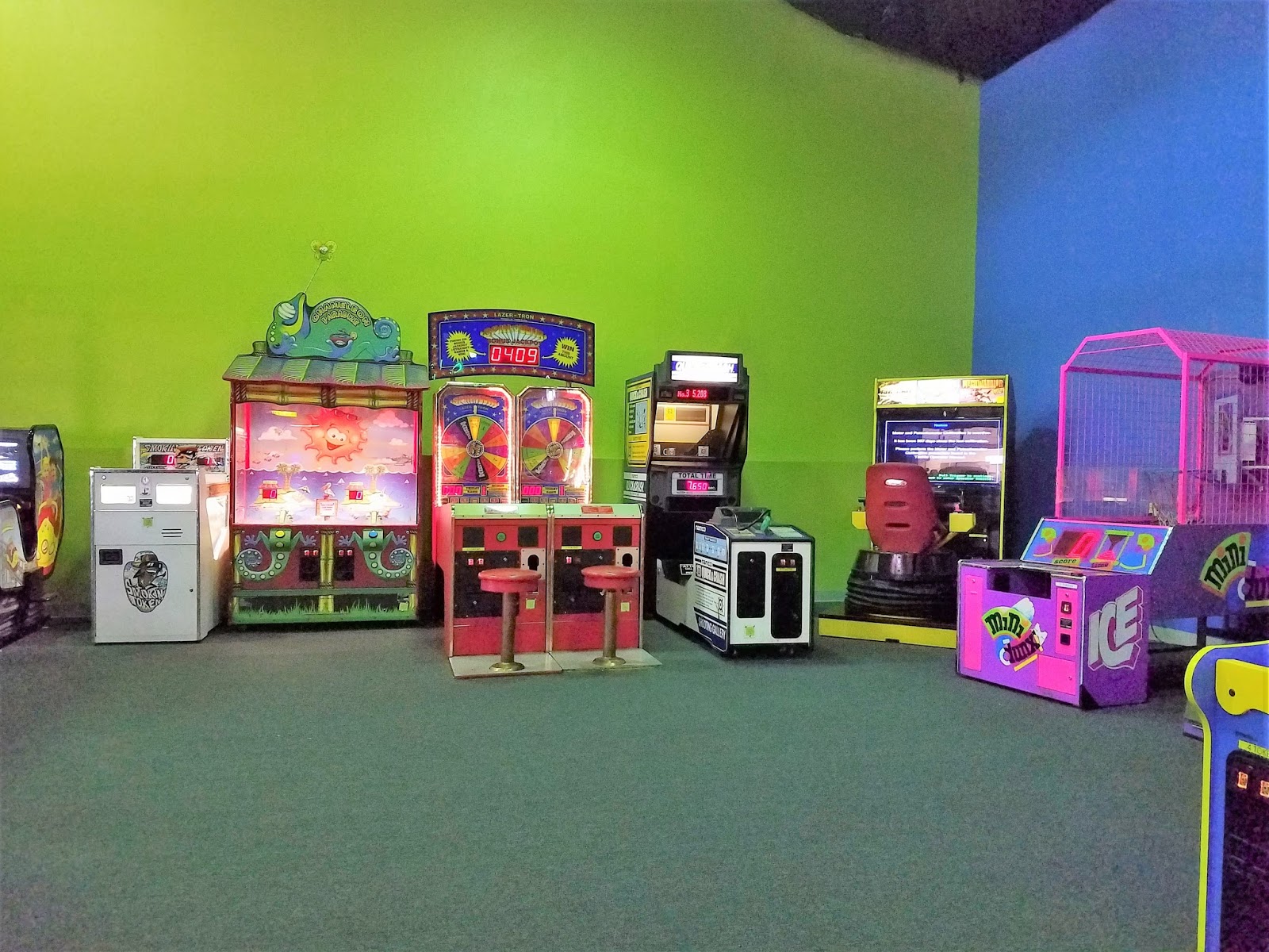 Play St. Louis: Tee Time Family Fun Center, Mehlville- CLOSED