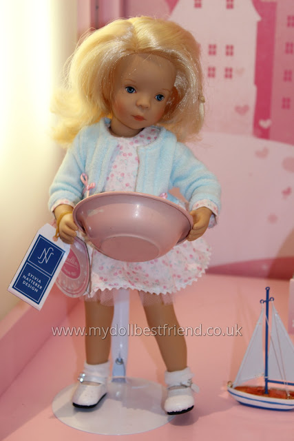 Minouche Joelle 2015 doll