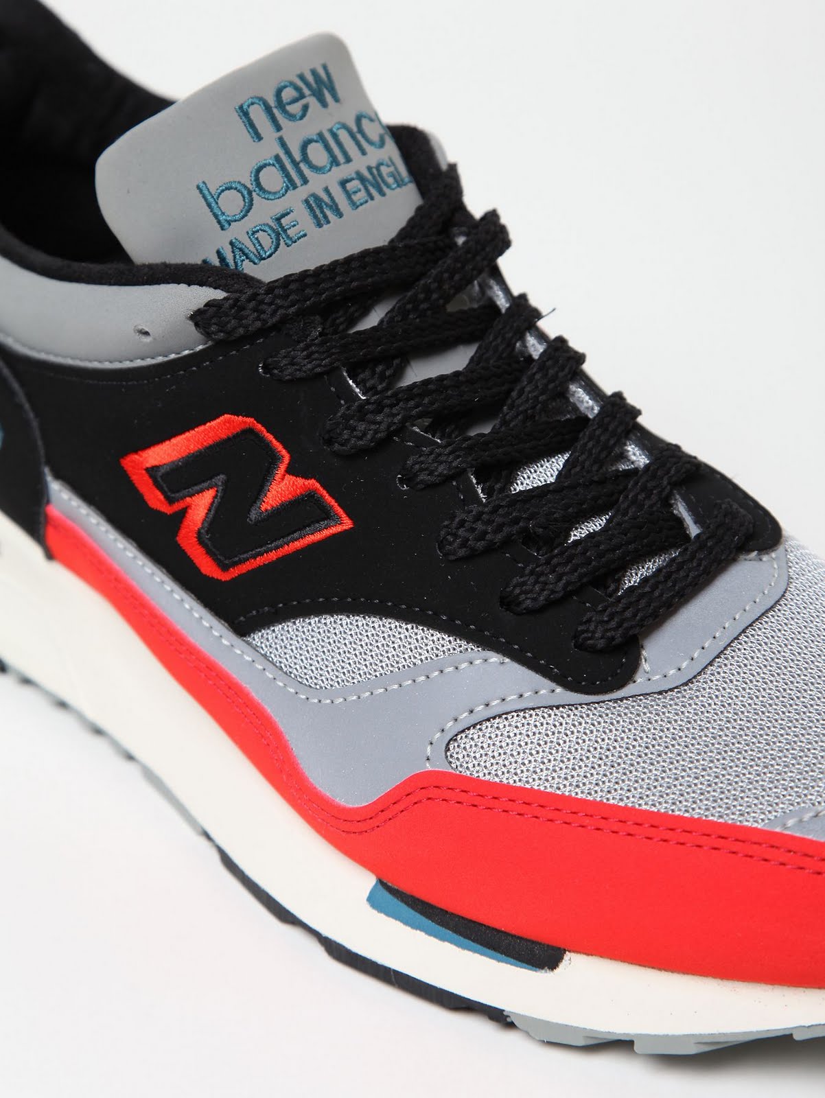 CARI SEPATU: NEW BALANCE NB M1500 ILLUMIOUS