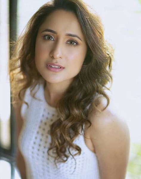 Pragya Jaiswal Latest hd pics | Images in saree | Hot and sexy images