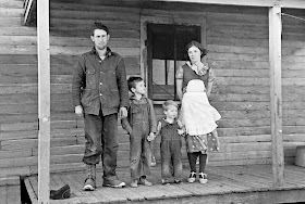History in Photos: Russell Lee - Farm families