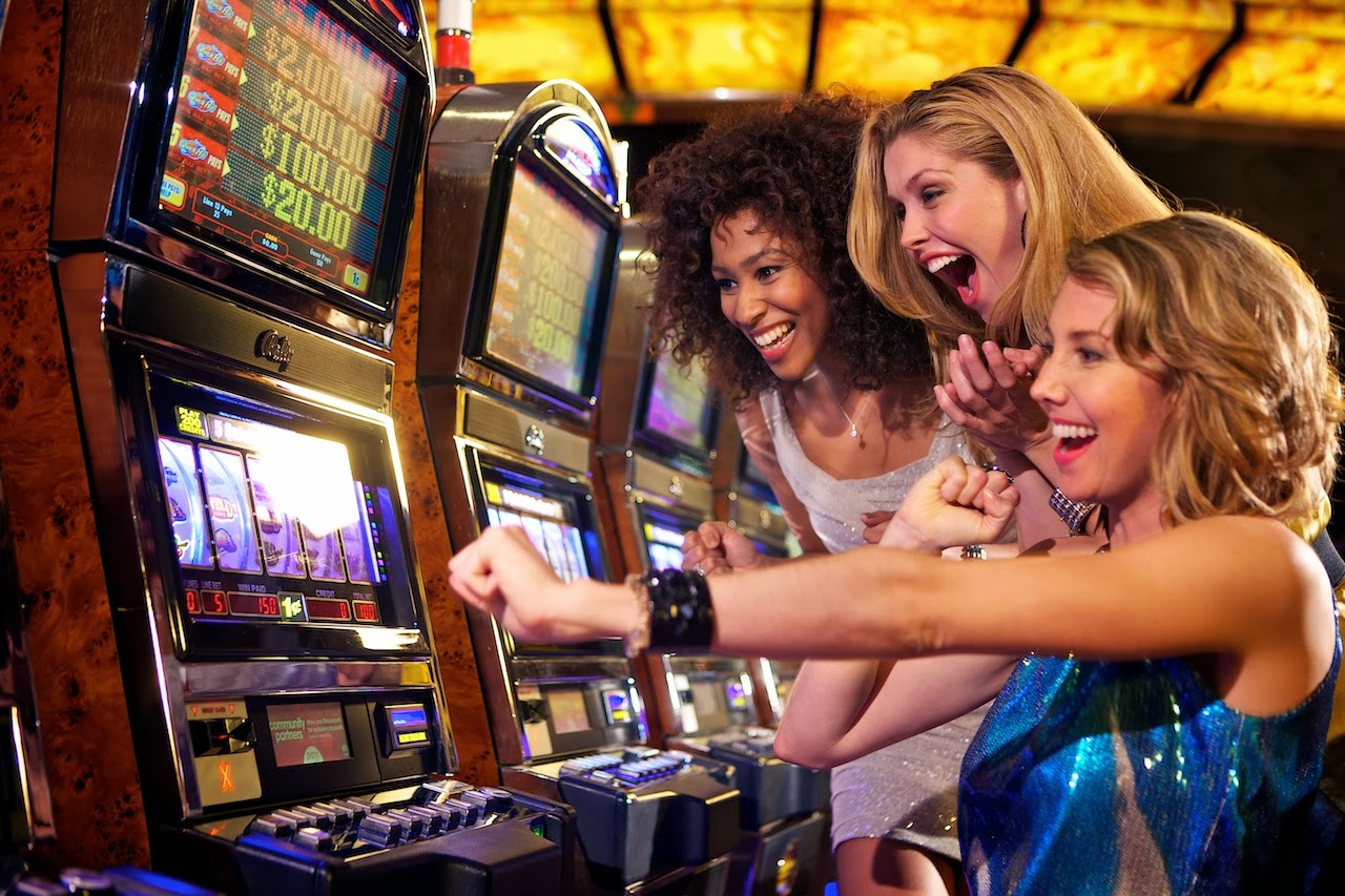 How To Win Money At The Casino Slot Machines