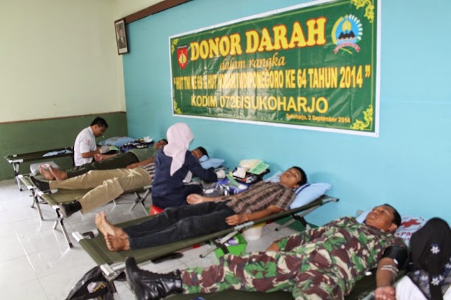 DONOR DARAH DALAM RANGKA HUT TNI KE 64 TAHUN 2014