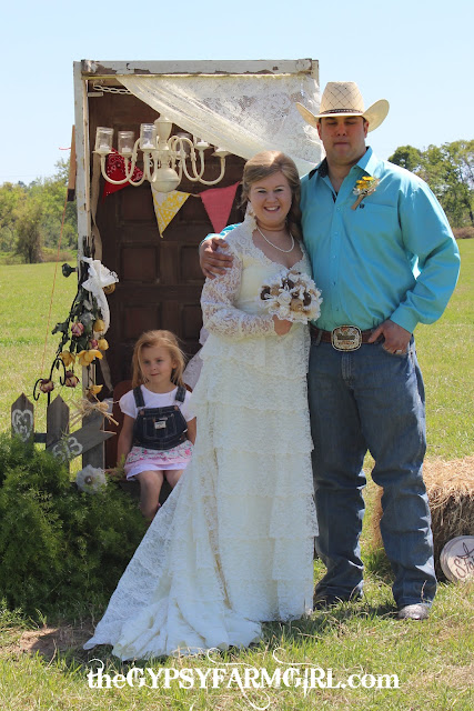 burlap and lace bridal bouquet