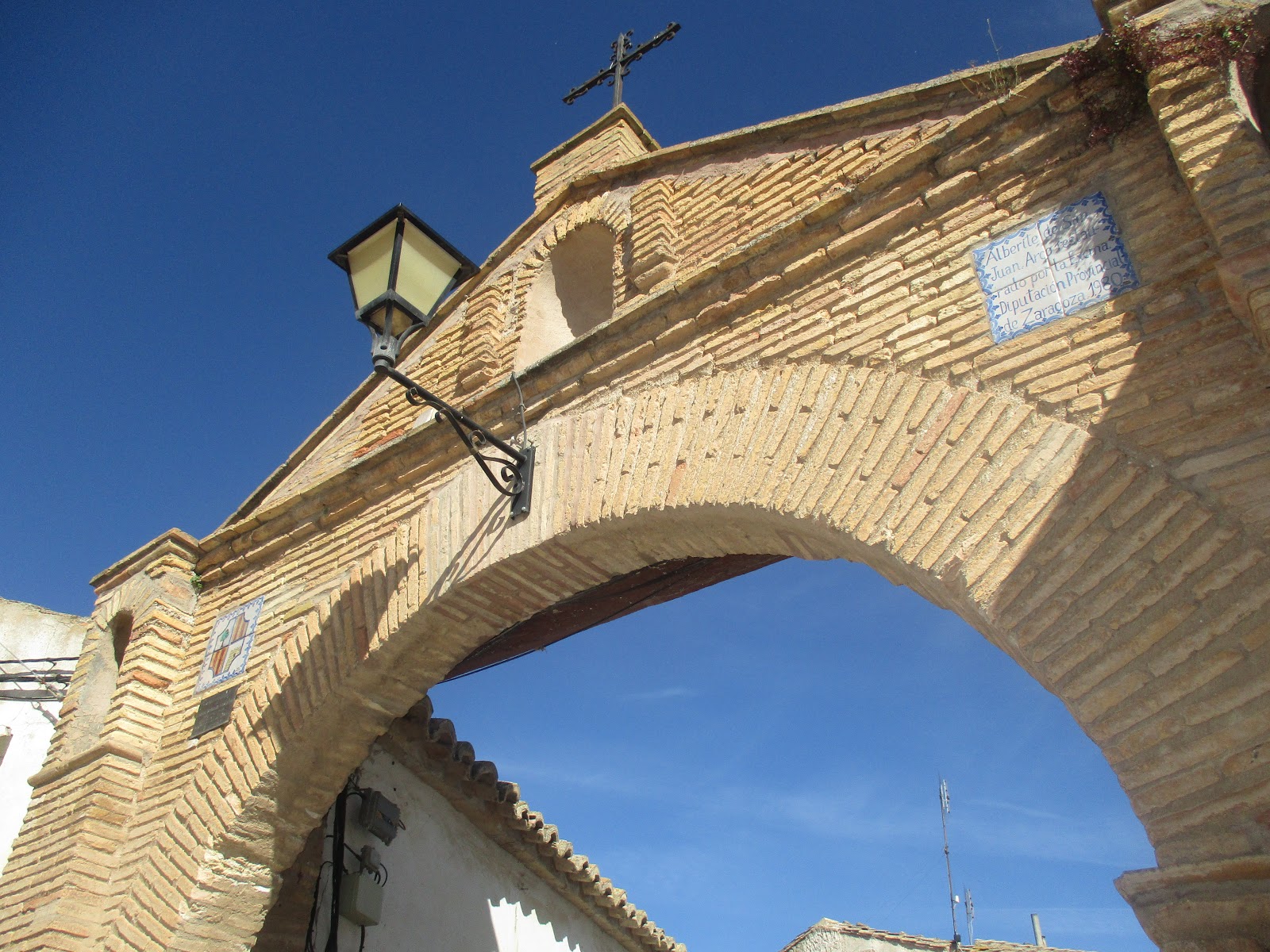 Foto de Arco de Alberite de San Juan en Alberite de San Juan, Zaragoza