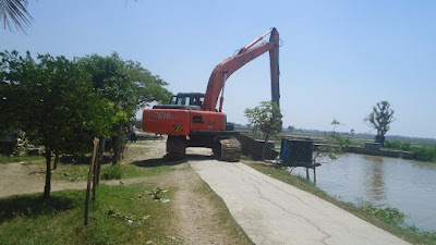 Proyek Turap di Desa Kalidungjaya Karawang Ambruk,Ini Penyebabnya