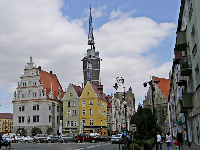 kamienice i ratusz w Nysie Opolszczyzna, zabytki Nysy, rynek, miasto