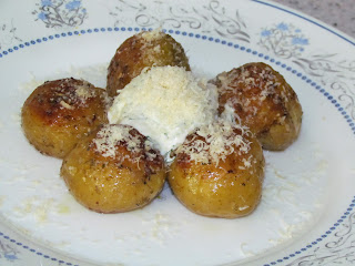 Cartofi noi aromati / Flavored new potatoes