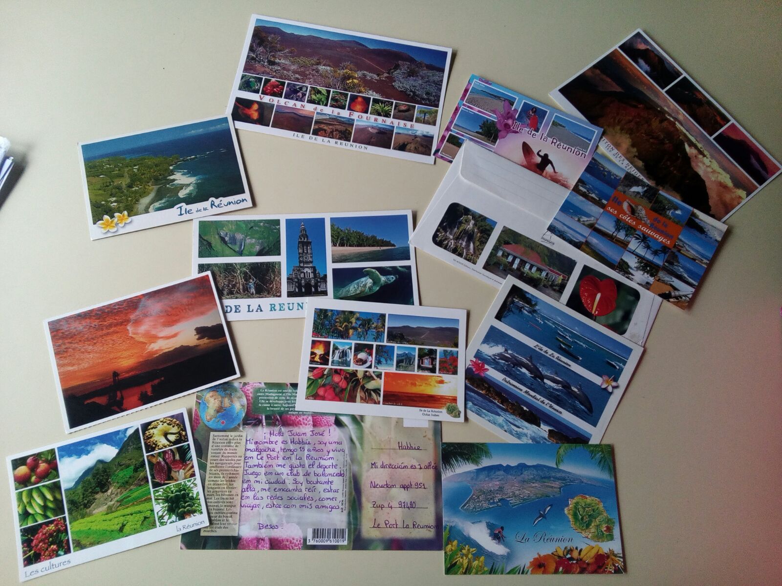 Le Coqui Hebdomadaire Les cartes postales de l'Île de Réunion sont arrivées Le Coqui Hebdomadaire Les cartes postales de l'Île de Réunion sont arrivées