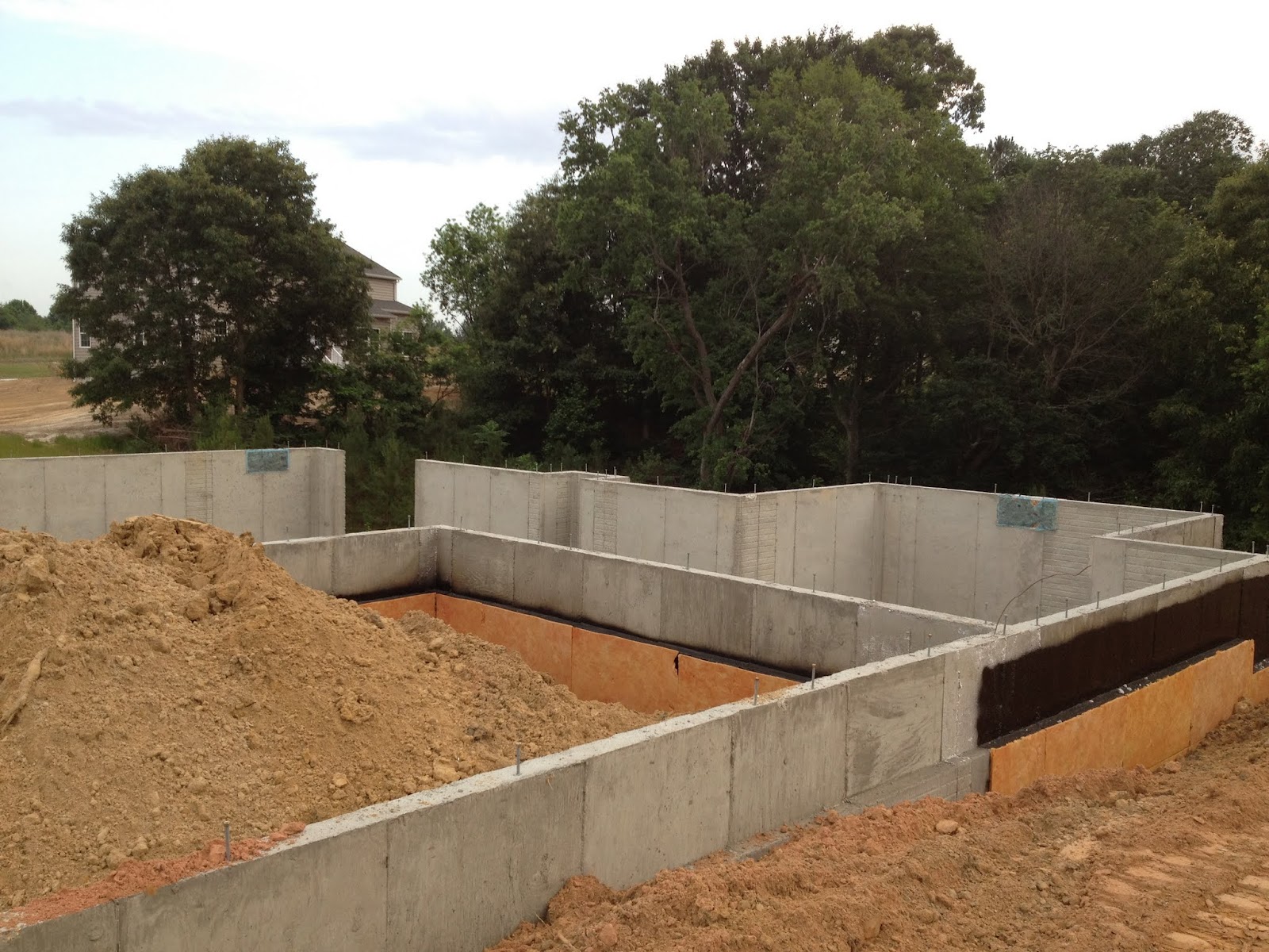 Building Our Verona with Ryan Homes: May 24, 2012 - Basement Foundation