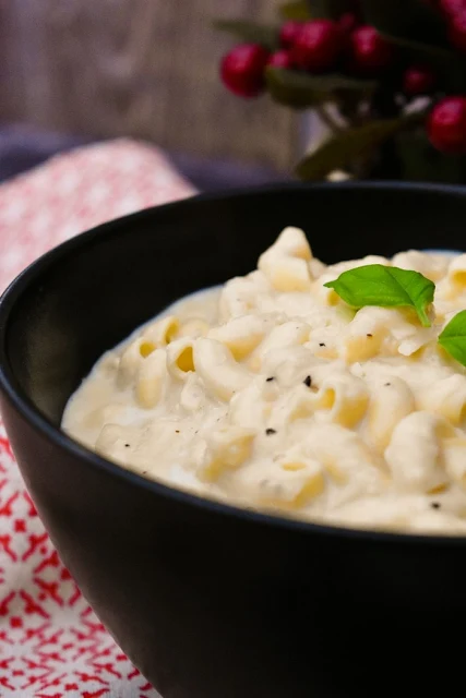 Luxury Slow Cooker Mac and Cheese