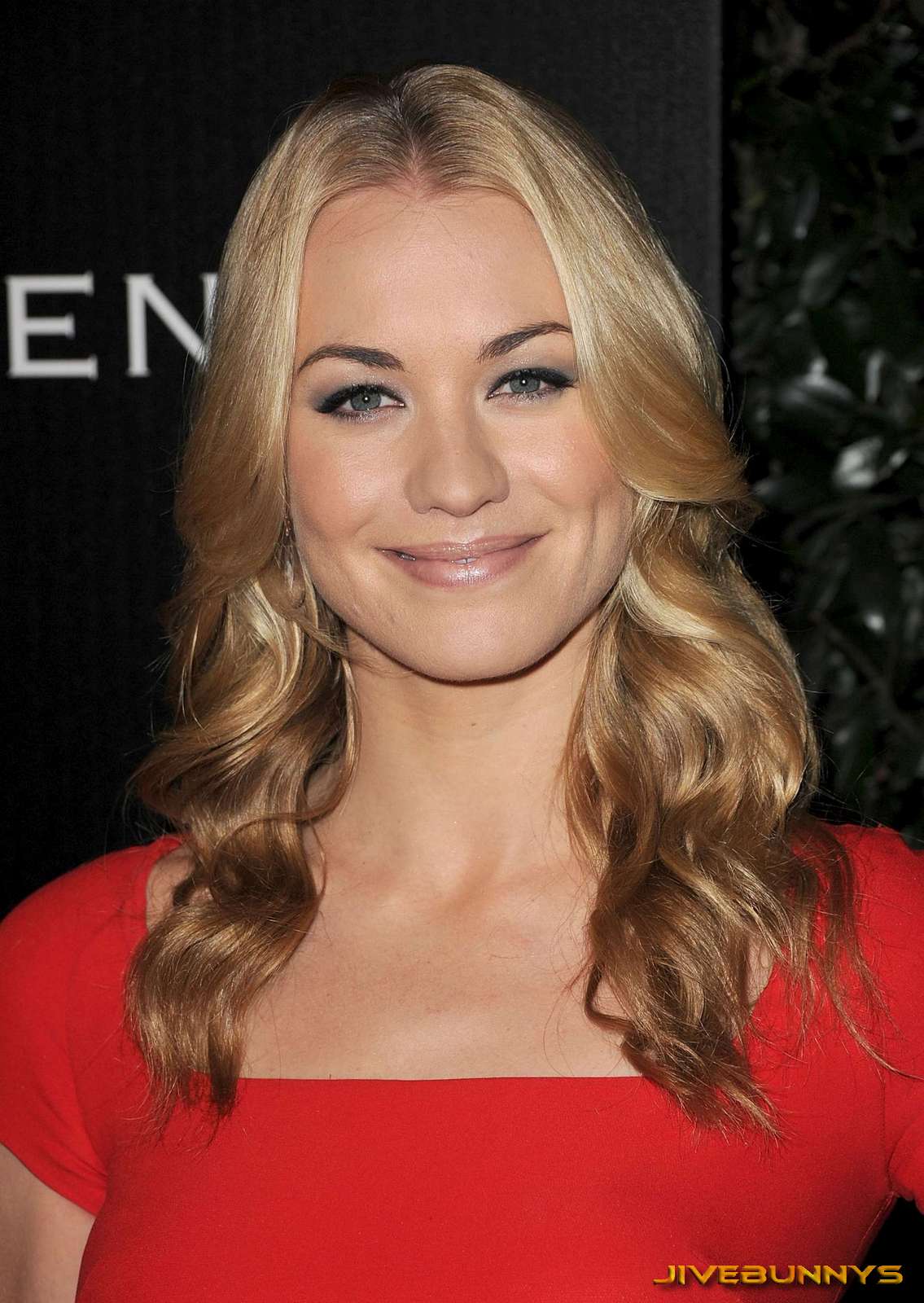 Yvonne Strahovski special pictures (17) | Film Actresses