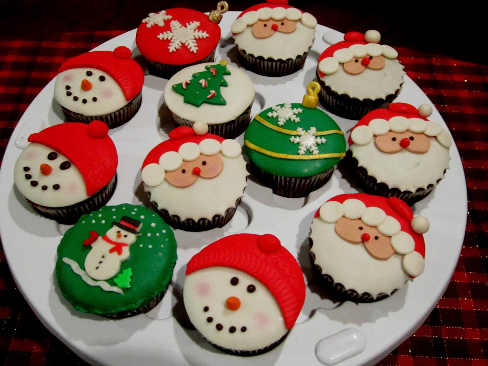Tortas y Ponques Lucia: Cup-cakes navideños