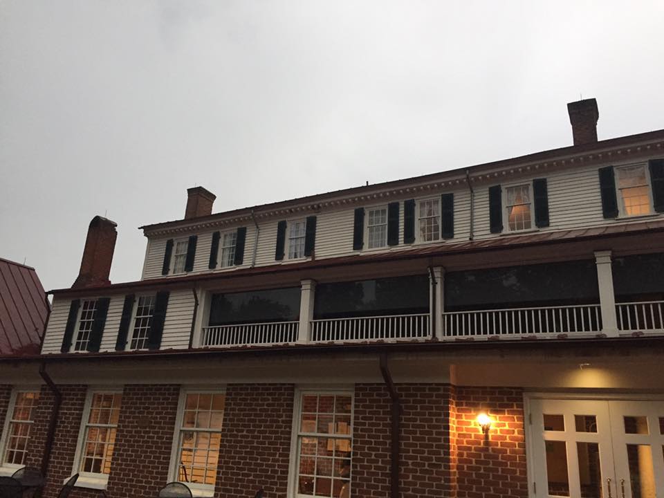 Goth Gardening ^o^a haunted tavern tour & ambiance...