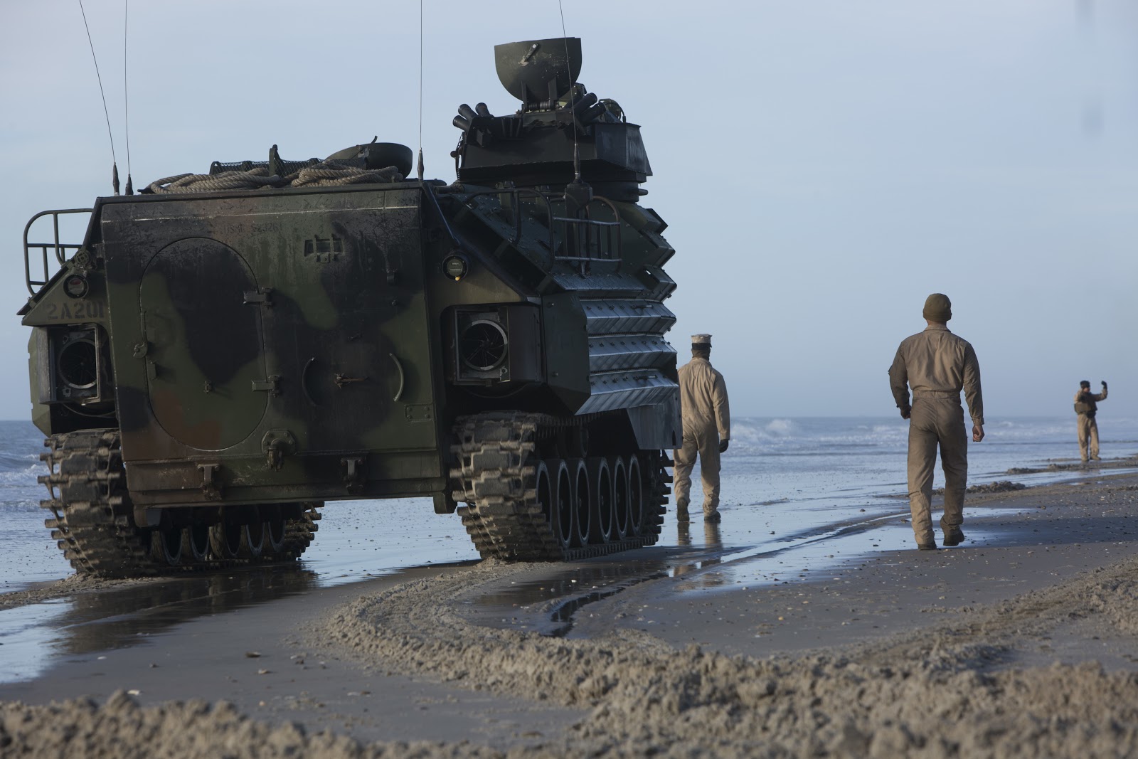 snafu-2nd-assault-amphibian-battalion-land-to-shore-maneuvers-pics