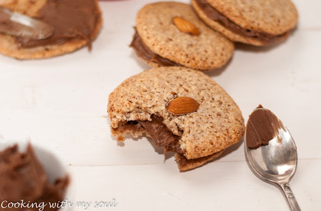 Pricomigdale din albusuri / Cookies with egg whites and almonds